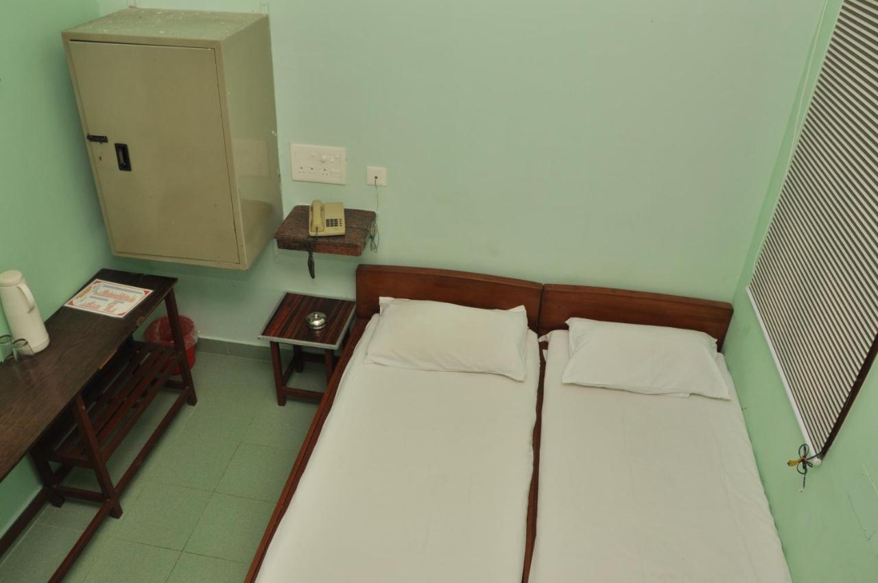 Valli Hotel Thanjavur Exterior photo