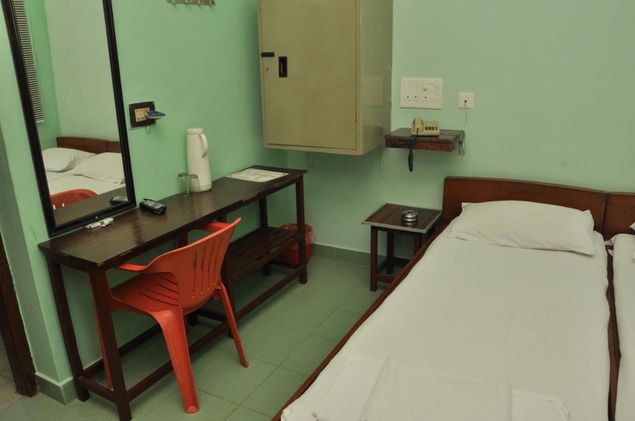 Valli Hotel Thanjavur Exterior photo