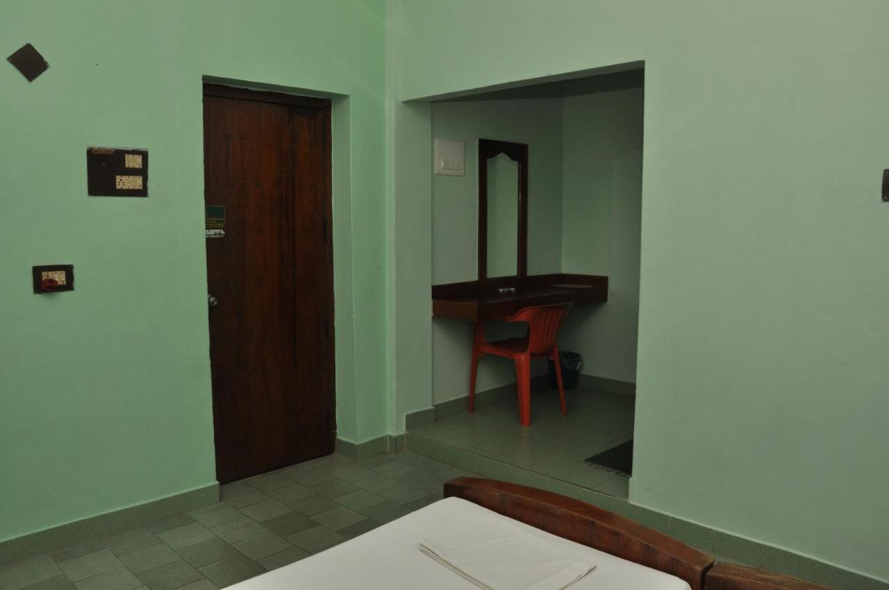 Valli Hotel Thanjavur Exterior photo